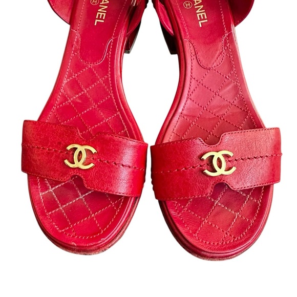 Authentic CHANEL Red Lambskin Leather Mattelasse & Gold Sandals Dress Shoes 37 C - Picture 2 of 16